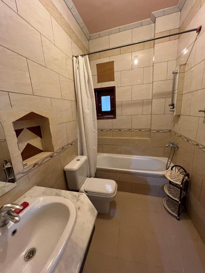 Harmony House Luxor Hotell Exteriör bild